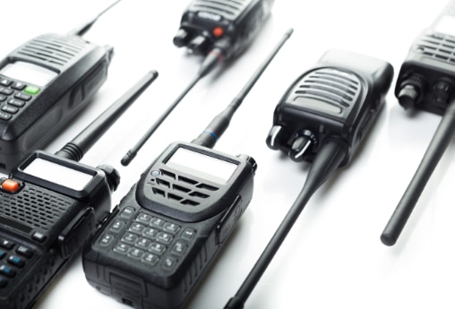 6 walkie talkies